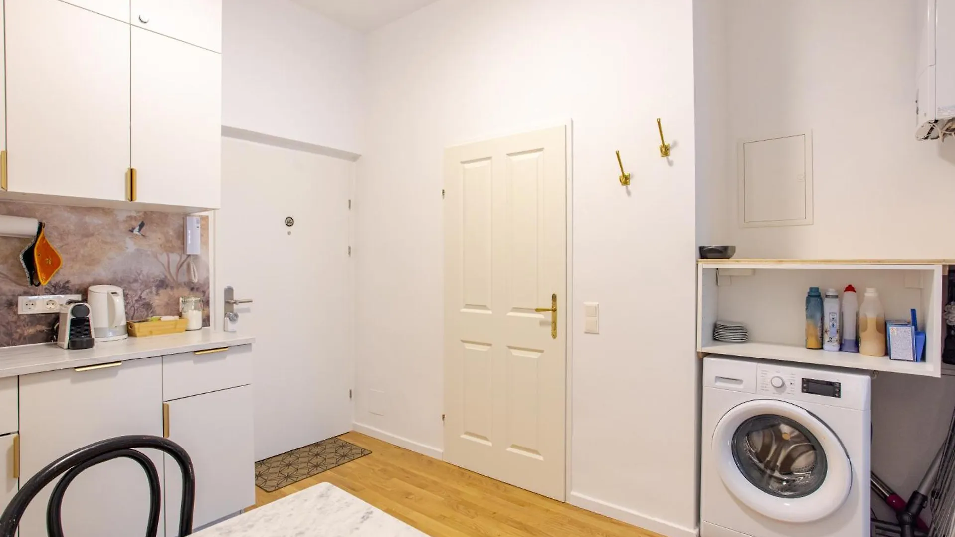 Gemuetliche Wohnung Nur 15 Minuten Ins Stadtzentrum Vienna Austria